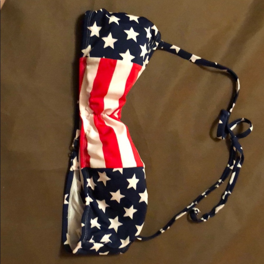 Bathing suits - Picture 5 of 5